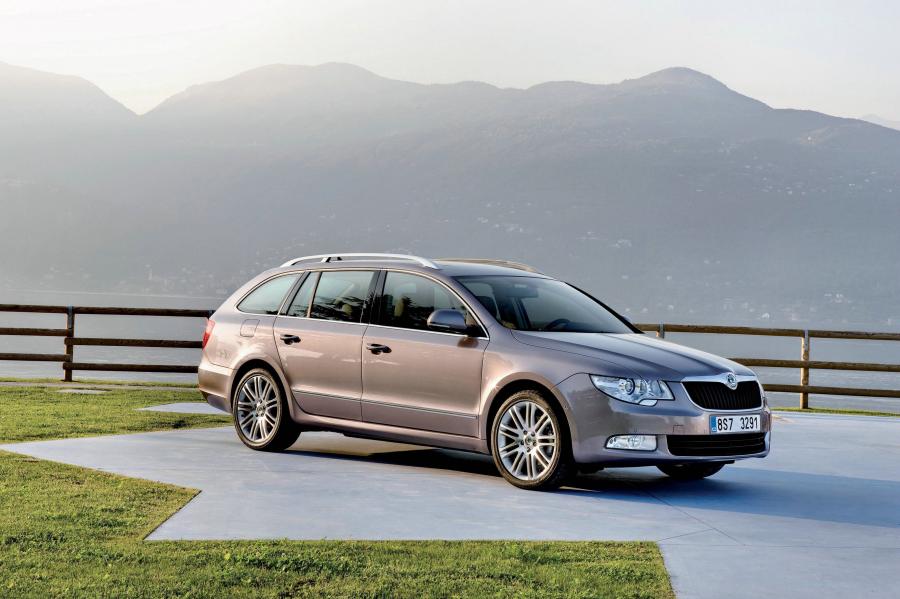  Skoda Superb Combi 2009 года  (фото 39 из 74)